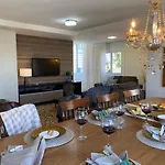 APTO DE LUXO, 3 SUITES, 1 MASTER E 2 AMERICANAS, CENTRO 300mtos RUA COBERTA, GRAMADO