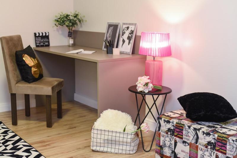 Apto De Luxo, 3 Suites, 1 Master E 2 Americanas, Centro 300mtos Rua Coberta,