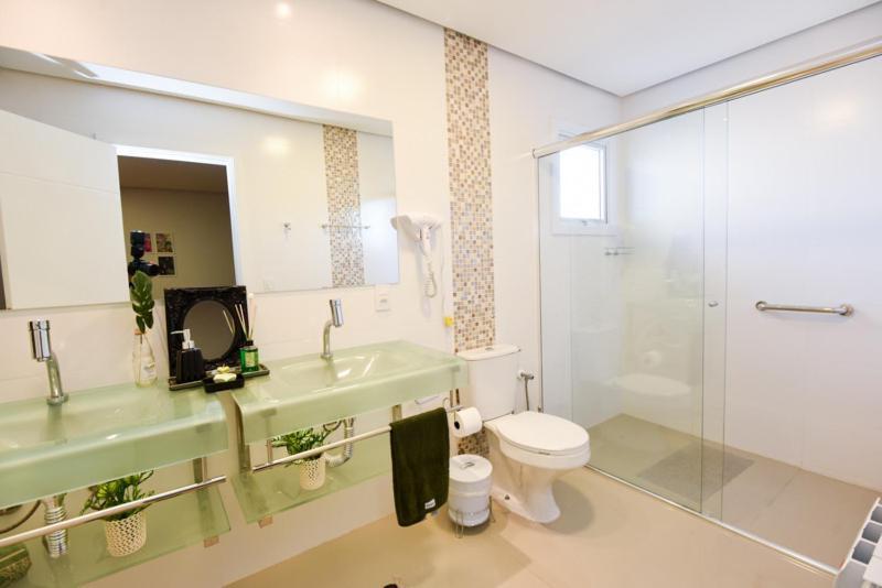 Apto De Luxo, 3 Suites, 1 Master E 2 Americanas, Centro 300mtos Rua Coberta, *