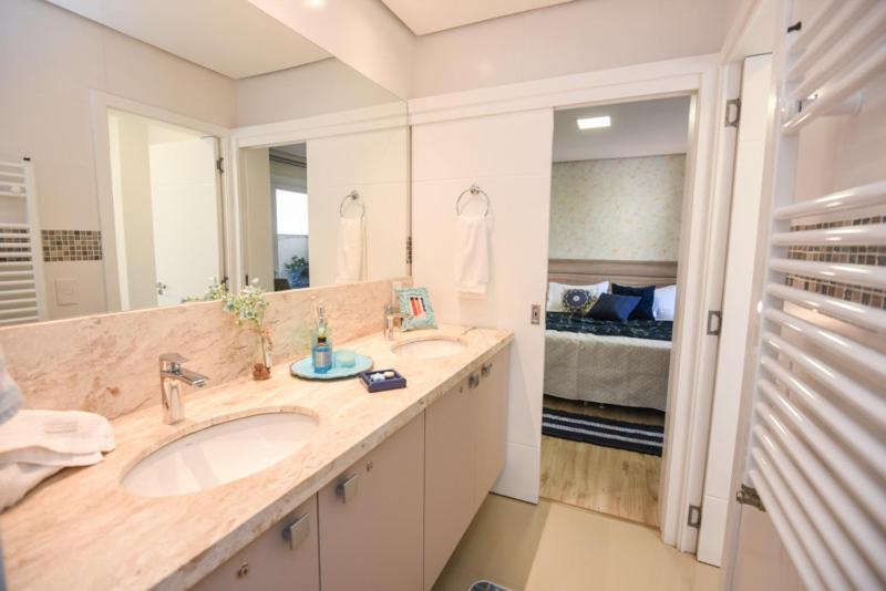 Apto De Luxo, 3 Suites, 1 Master E 2 Americanas, Centro 300mtos Rua Coberta, *