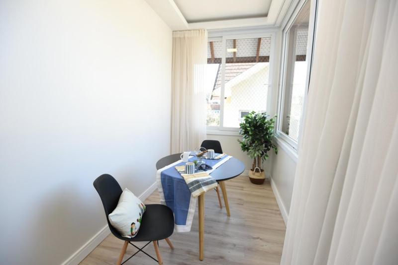 Apartamento Apto De Luxo, 3 Suites, 1 Master E 2 Americanas, Centro 300mtos Rua Coberta, Gramado