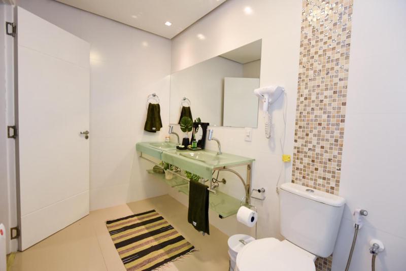 Apartamento Apto De Luxo, 3 Suites, 1 Master E 2 Americanas, Centro 300mtos Rua Coberta,